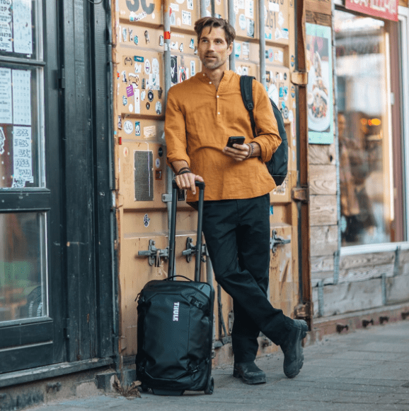 Дорожня валіза Thule Chasm Carry-On 55cm/22" 40L TCCO-222 Black