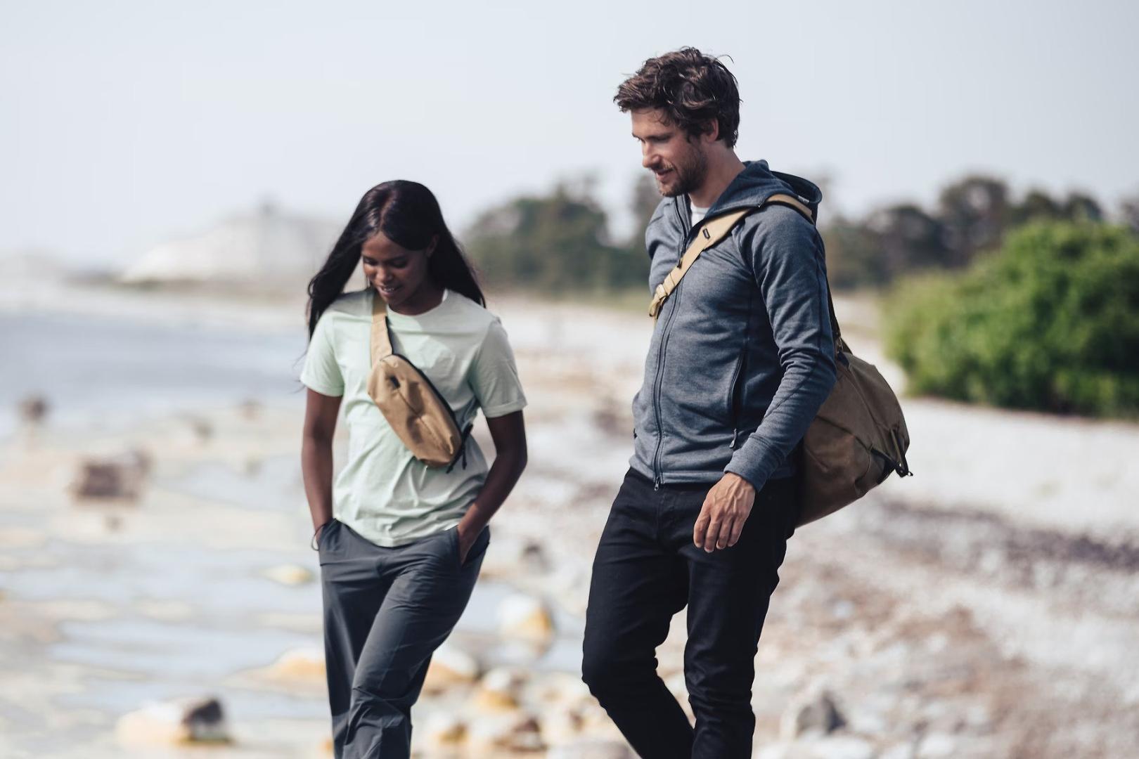 Cумка через плече Thule Aion Sling Bag TASB102 Nutria